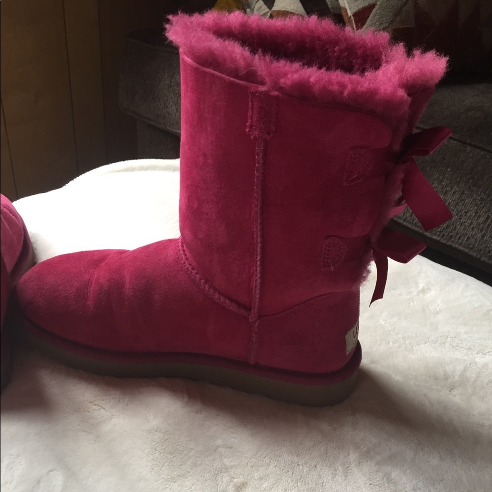 Pink Uggs with bows